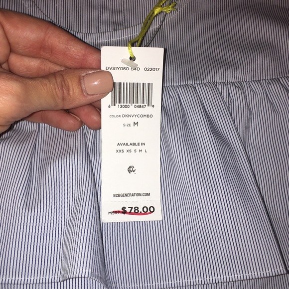 BCBG cold shoulder top - Picture 5 of 8